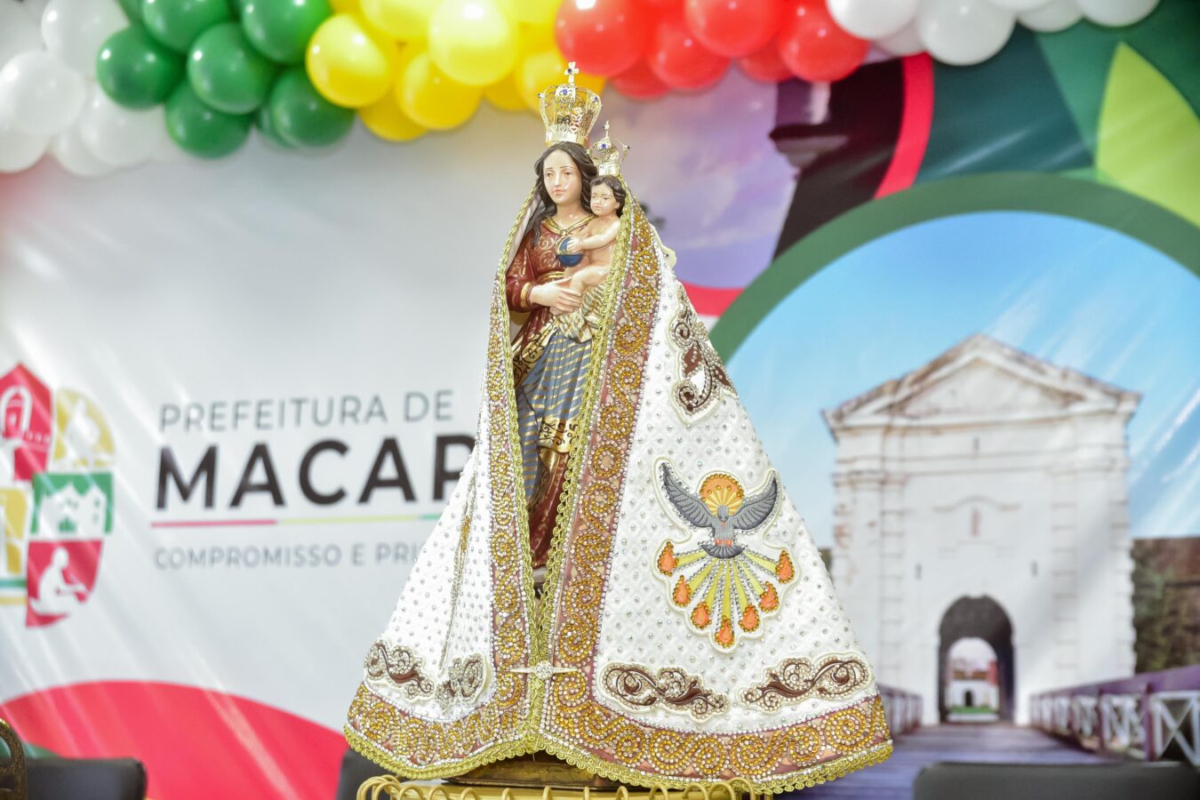 Prefeitura de Macapá recebe imagem peregrina de Nossa Senhora de Nazaré