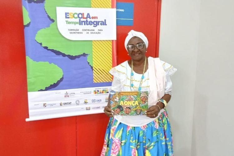 Esmeraldina dos Santos lança 