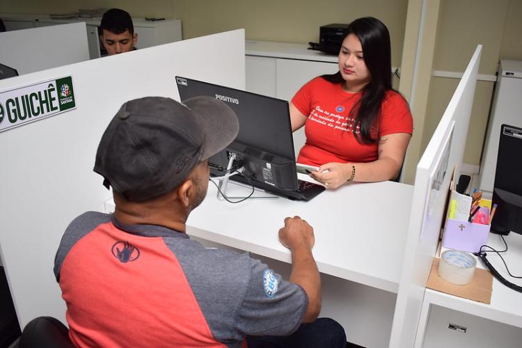 Servidores efetivos de Santana recebem progressões e promoções