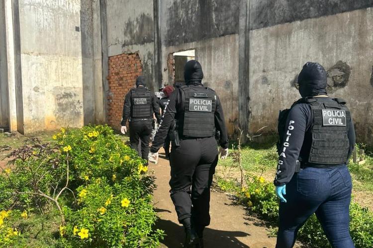 Polícia Civil, com o apoio da Polícia Penal, cumpre mandados de prisão e de busca e apreensão nas dependências do Iapen