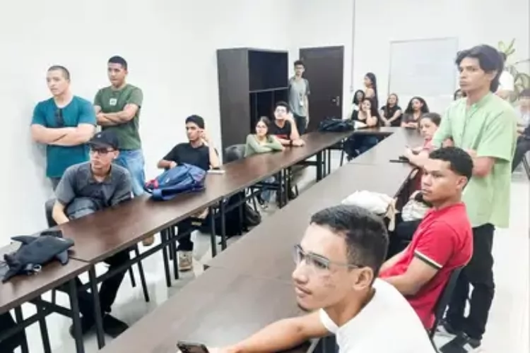 Intercâmbio Tecnológico: Acadêmicos do IFAP conhecem os sistemas de geoprocessamento da Sema.