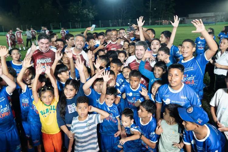 “Devolvemos um patrimônio histórico do esporte de Santana e do Amapá”, diz governador Clécio Luís ao entregar o novo Augusto Antunes
