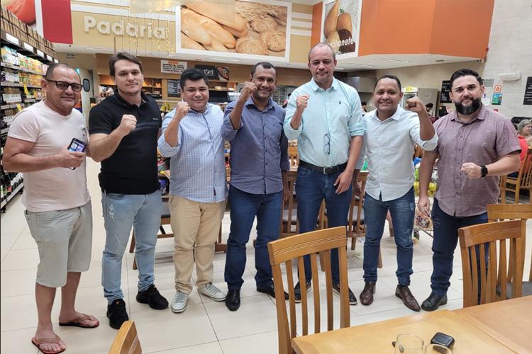 Professor Zé Roberto recebe apoios importantes para pré-candidatura à Prefeitura de Santana