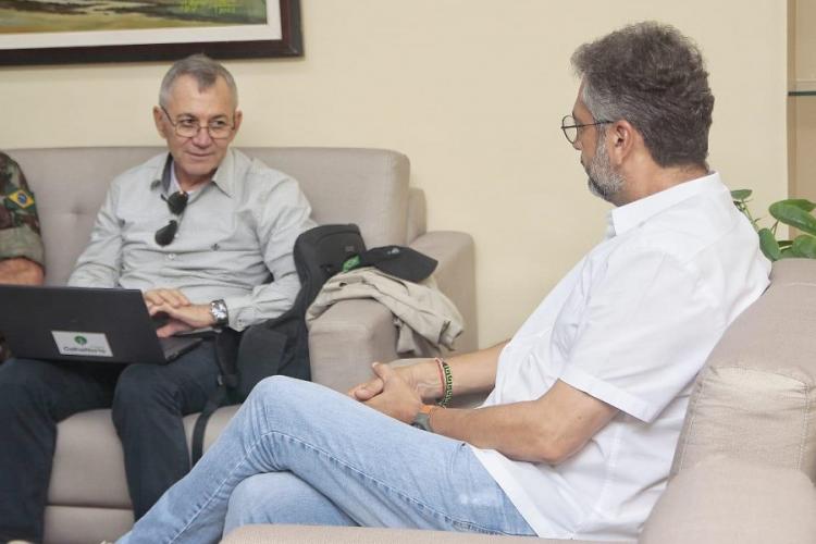 Governador do Amapá, Clécio Luís, recebe diretor do programa Calha Norte