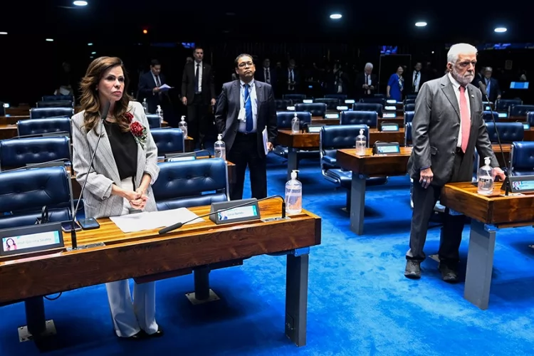 Projeto que aumenta prazo para denúncia de violência doméstica vai à sanção