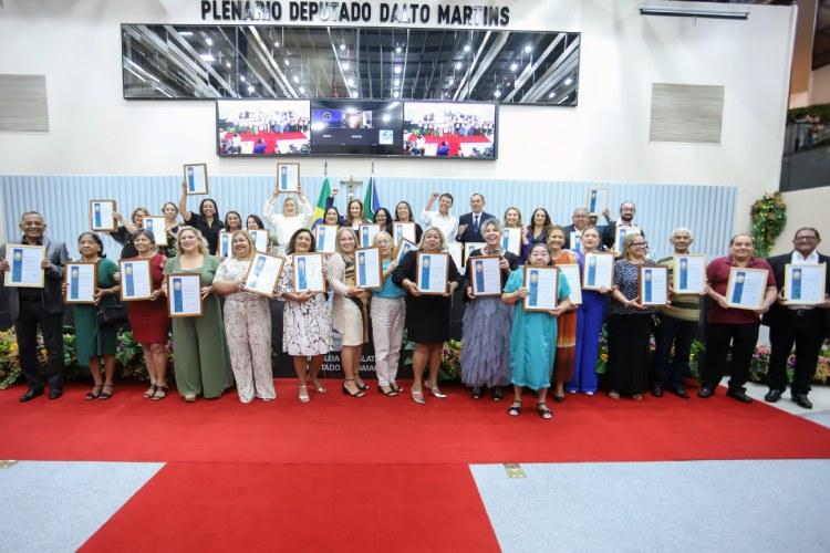 Sessão solene homenageia servidores da Assembleia Legislativa do Amapá