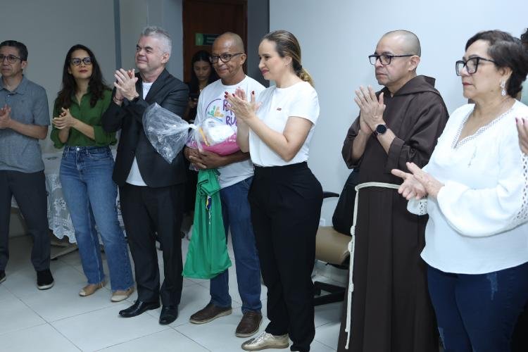 Assembleia Legislativa e TJAP distribuem kits a pessoas em situação de rua