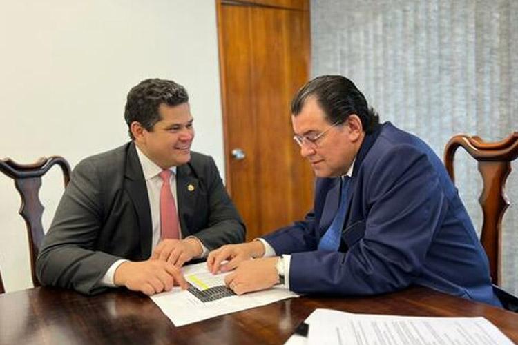 Relatório da reforma tributária é entregue ao Senado
