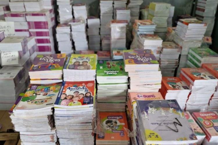 MEC avalia uso de material didático em escolas públicas com questionário nacional
