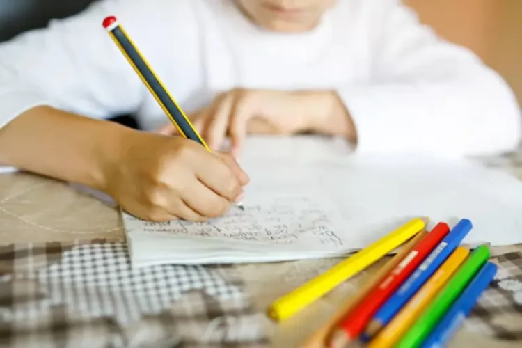 Programa Saúde na Escola capacita profissionais para fortalecer autocuidado e proteção na primeira infância