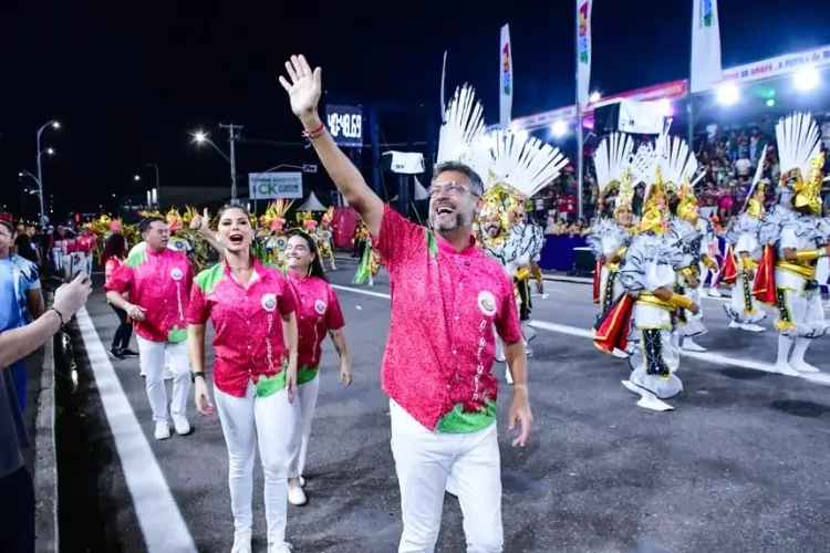 Governador Clécio celebra sucesso do desfile de escolas de samba no Sambódromo: 