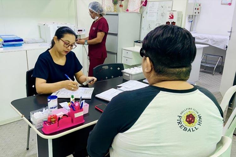 Carreta da Mulher oferece atendimentos de saúde no Buritizal, em Macapá