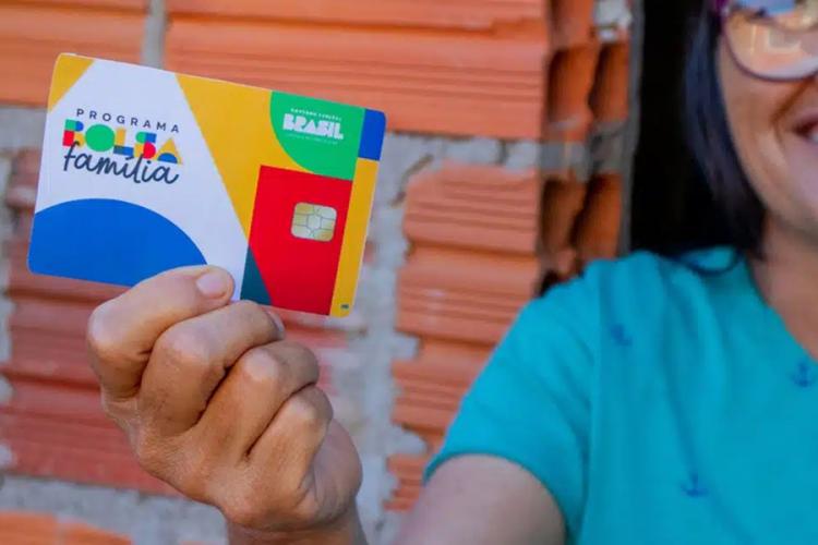 Bolsa Família antecipado será pago nesta segunda-feira (11) para 120 mil famílias