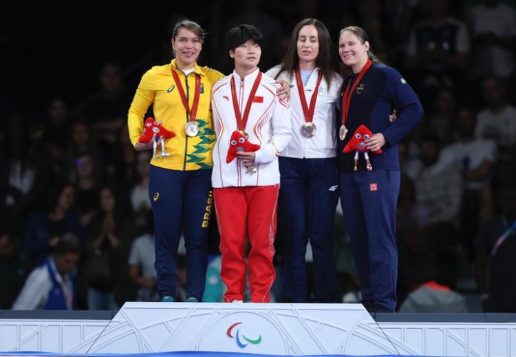 Atletas do IBC voltam de Paris com medalhas