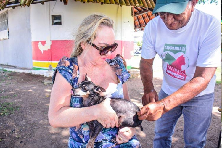 Vacinação antirrábica disponível em dois itinerantes
