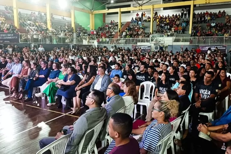 Aviva Amapá reúne igrejas cristãs em noite de adoração e atos proféticos pelo desenvolvimento do Estado