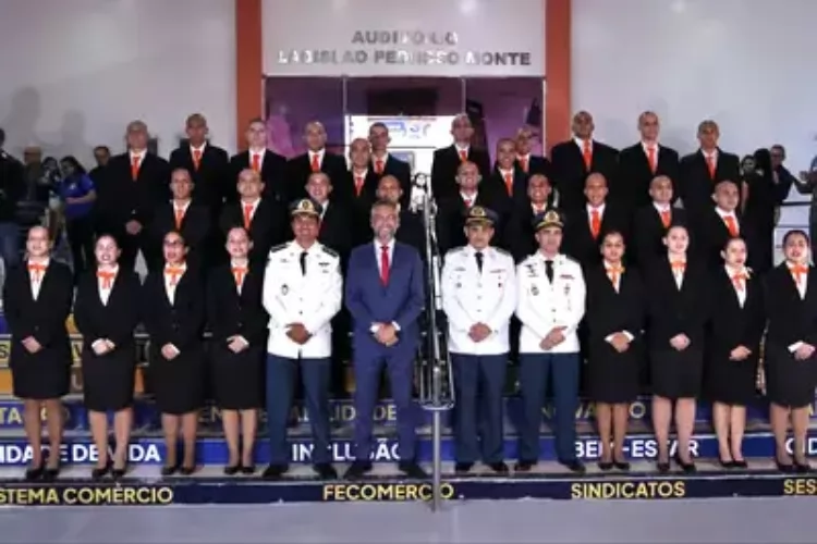 Governador Clécio Luís abre curso histórico e garante formação inédita de oficiais do Corpo de Bombeiros no Amapá