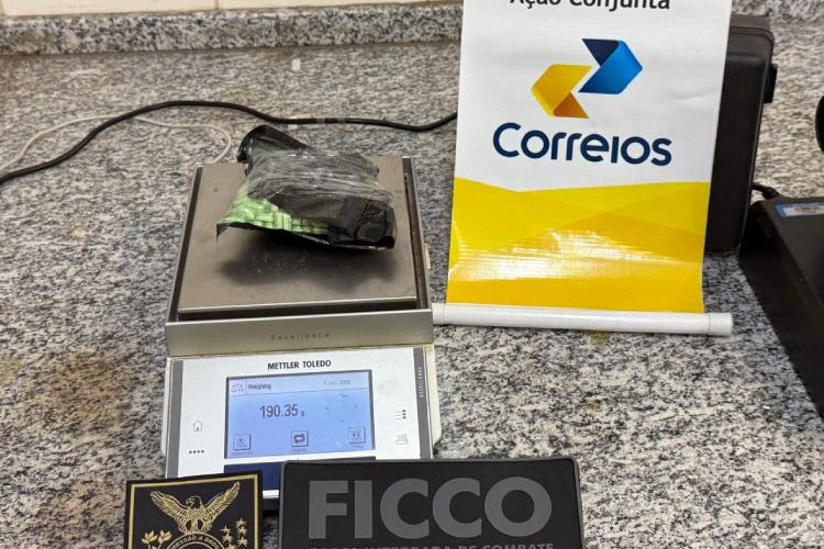 PF prende mulher em flagrante por tráfico de drogas na zona norte de Macapá