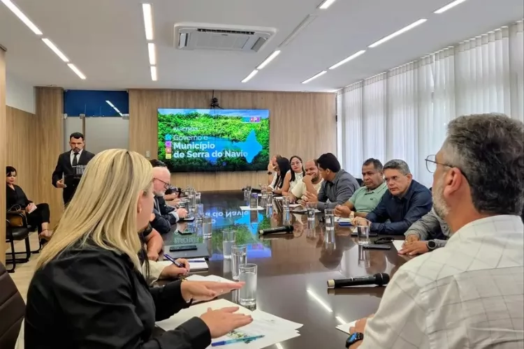 Governador Clécio recebe comitiva de Serra do Navio no Palácio do Setentrião e faz balanço de parcerias com o município