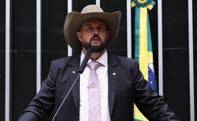 Câmara aprova MP sobre piso do frete e inclui anistia a multas por bloqueio de estradas - Notícias