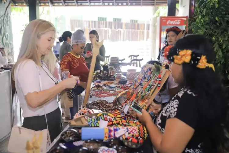Governo do Estado lança credenciamento para venda de artesanato e manualidades no Natal Luz 2025, em Macapá