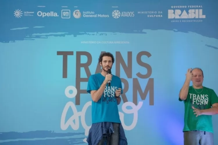 Atados lança plano nacional para dobrar número de voluntários no Brasil até 2035