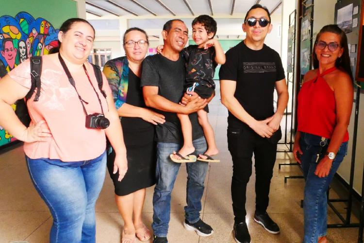 Exposição de artistas visuais na Escola Deuzolina Salles Farias valoriza cultura e identidade amapaense
