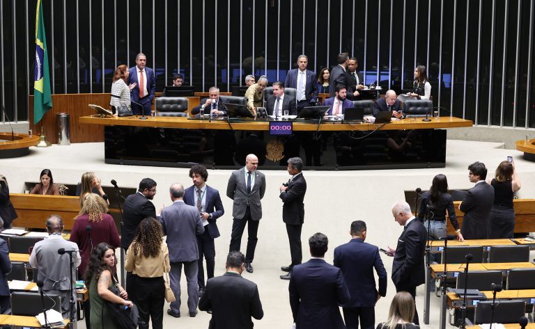 Câmara pode votar projeto que regulamenta uso de câmeras de reconhecimento facial - Notícias