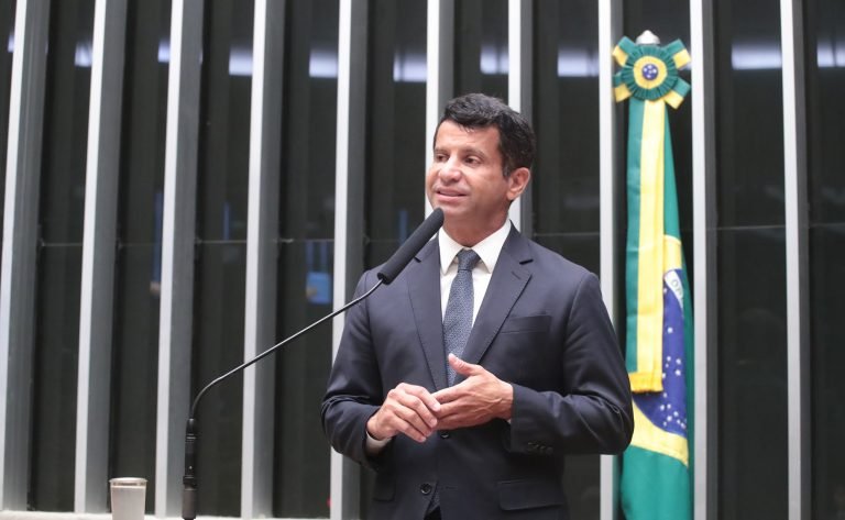 Câmara aprova MP que torna obrigatória a aprovação em exame para exercer a medicina