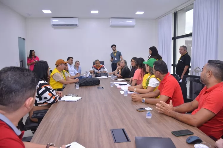 Prefeitura de Macapá abre mesa de diálogo para discutir piso salarial de agentes de saúde e endemias