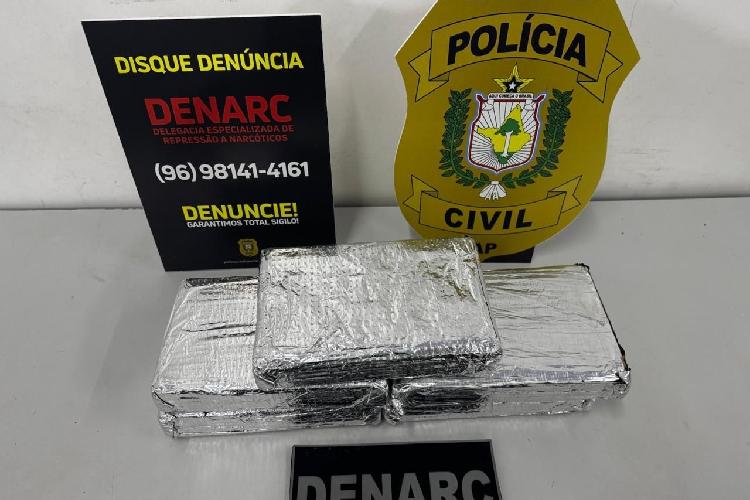 Em Santana, Polícia Civil prende dois homens em flagrante por tráfico de drogas