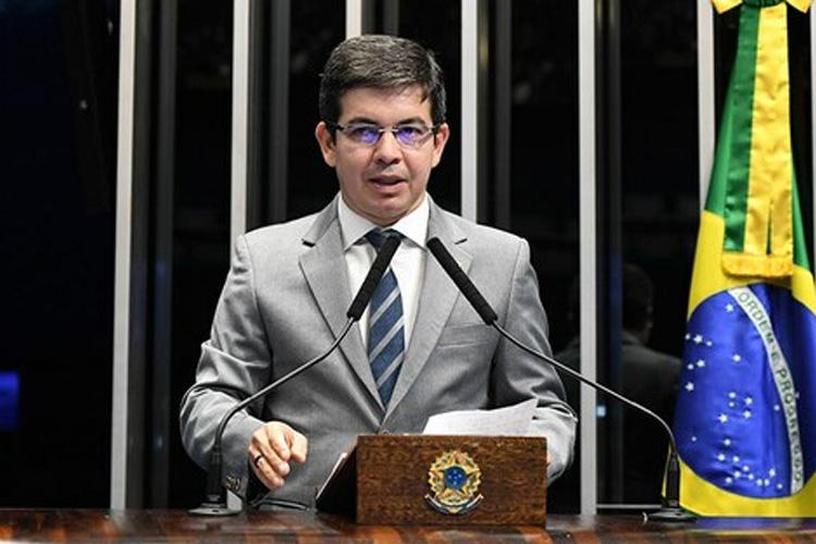 Reforma tributária: governo concorda com relator em não fatiar o texto, diz Randolfe